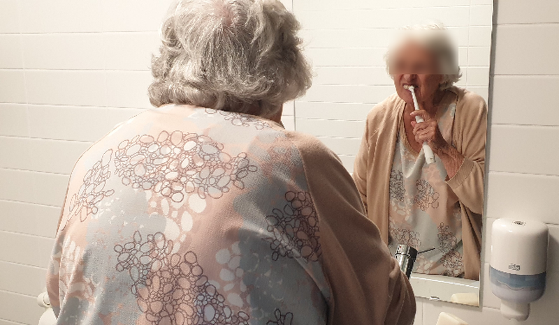 zorg-voor-de-mond-en-tandgezondheid-van-senioren-in-woonzorgcentra
