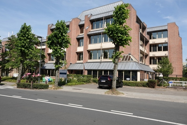 Residentie Les Pléiades-Serviceflat-Sint-Lambrechts-Woluwe-102_pleiades_gebouw_voorzijde_2_thb.jpeg